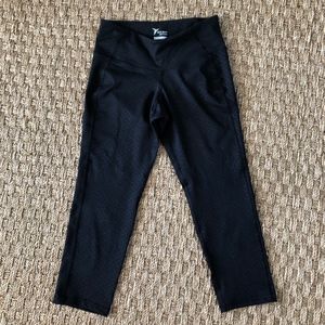 Old Navy Active Capri Snake Print Small NWOT